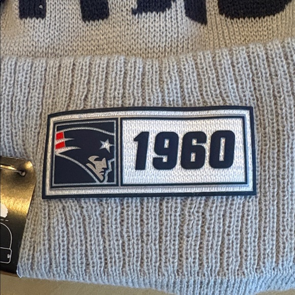 Patriots Hat with Pom Pom - Picture 2 of 8